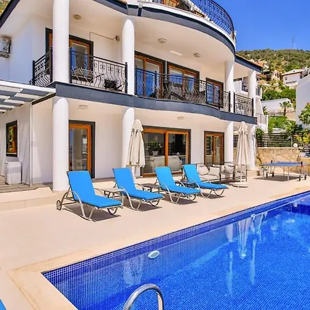 Kalkan 4 Bedroom Villa 4792